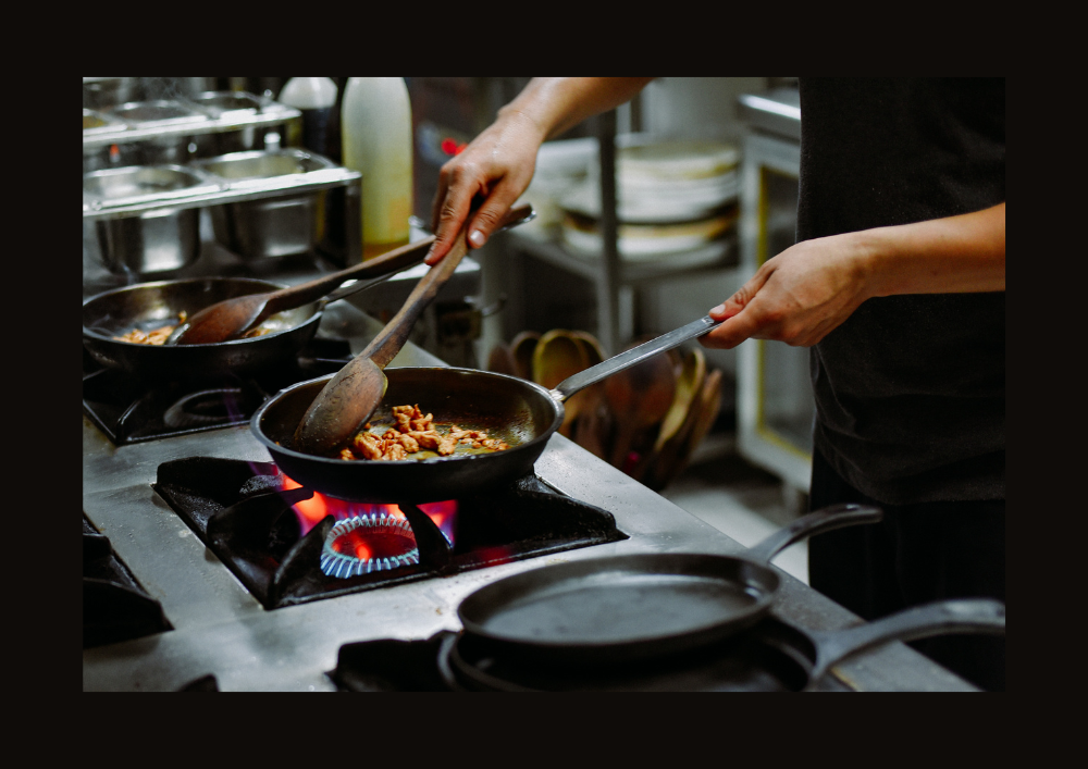 Memasak di Rumah: Antara Lelah dan Kepuasan yang Tak Tergantikan